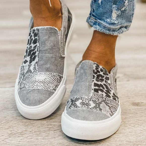 💥HP💥POPULAR Gray Leopard Print Sneaker - Picture 2 of 2